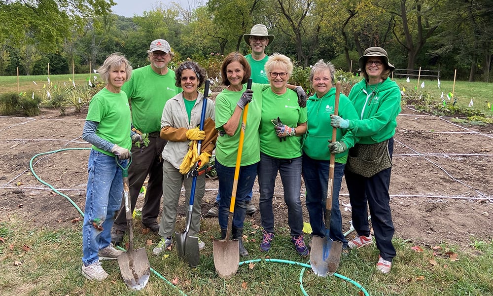 Mayslake-volunteers-1000x600