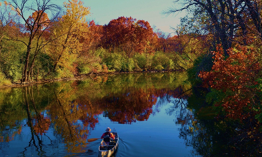 FBW-fall-boat-ride-1000x600