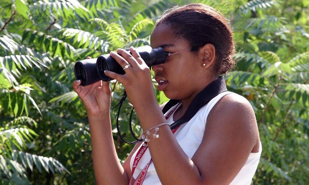 girl-binoculars-fullersburg-woods