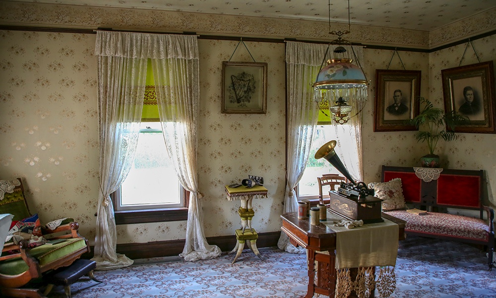 parlor