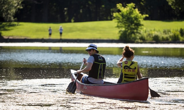 herrick-lake-couple-canoes