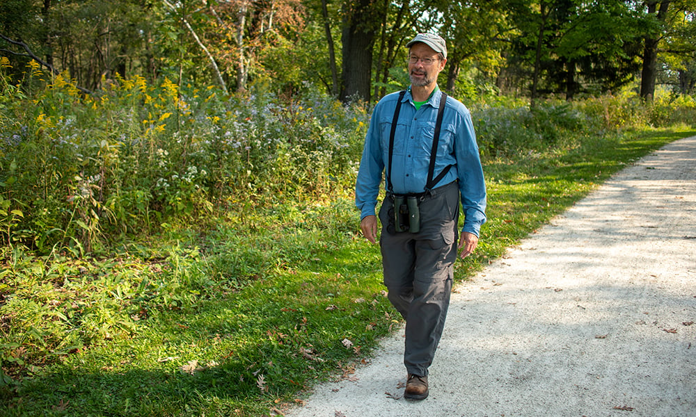 Denis-Kania-walking-1000x600