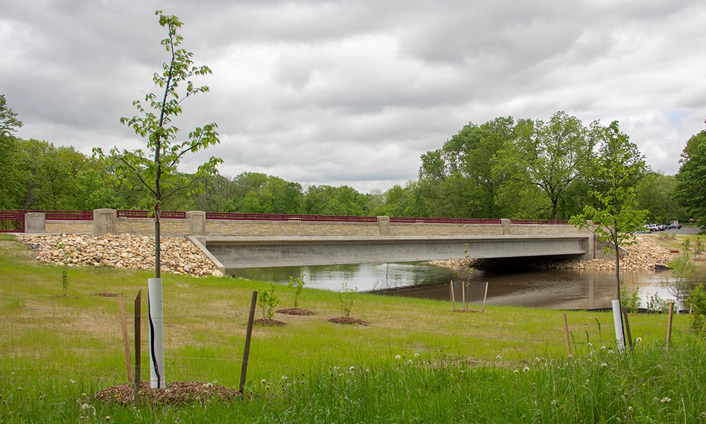 mcdowell-grove-bridge-side