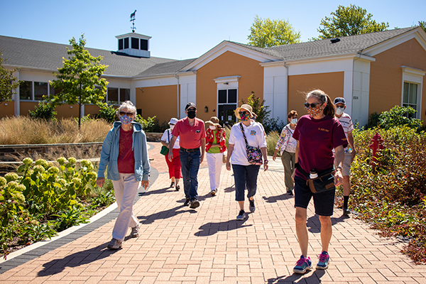 volunteer-st.-james-farm-program-assistant-leads-hike-600-400