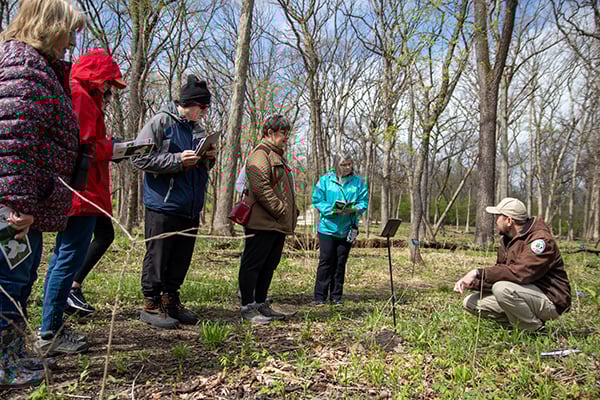volunteer-visitor-engagement-wildflower-hike-600-400
