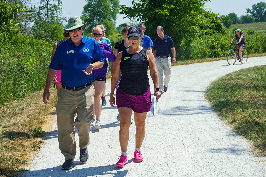 Hike-Cromwell-Trail-900x600