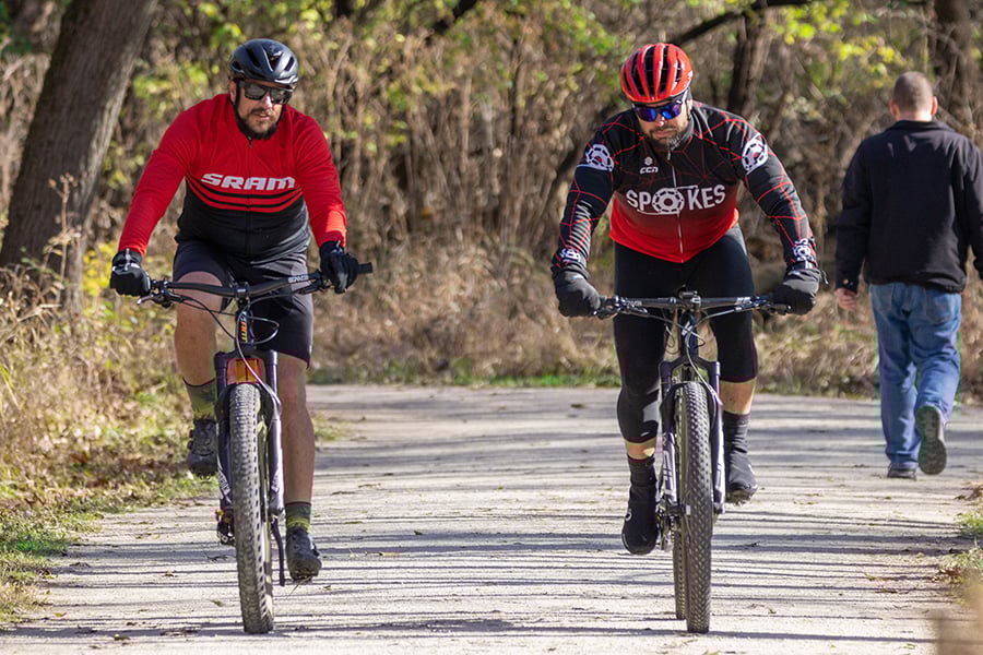 bicyclists-900x600x150